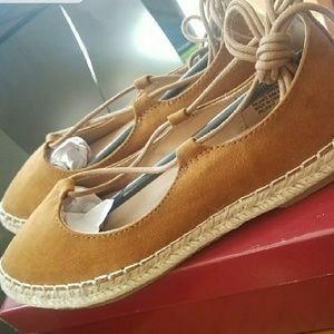 BRAND-NEW! Esprit Wink Slip-on